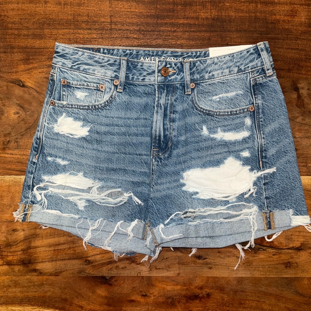 AMERICAN EAGLE SIZE 4 DENIM SHORTS
